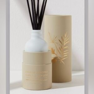 Free people Apothecary Reed diffuser French juniper Clove and Ginger NWT